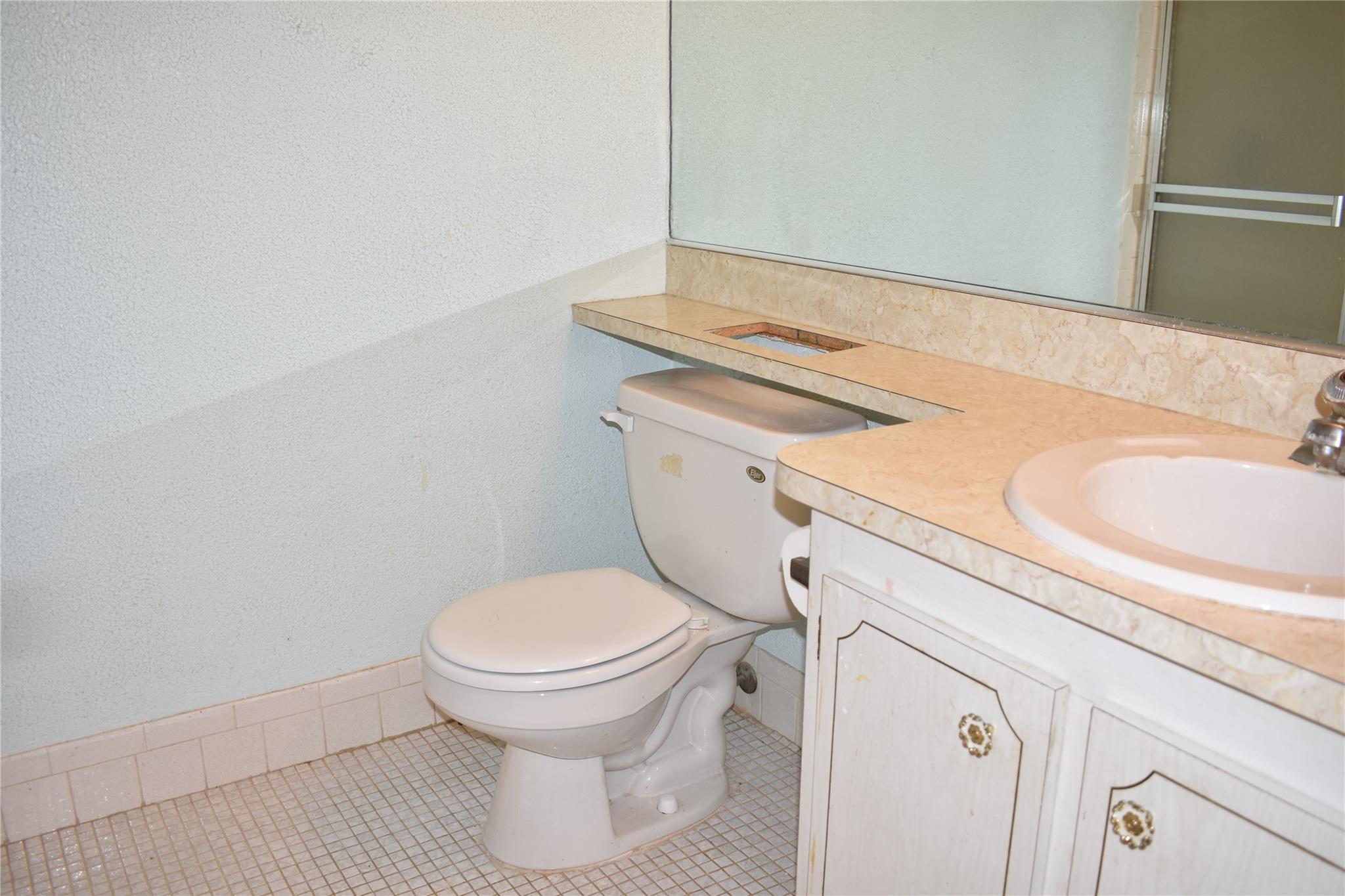 CAMELOT VILLAGE SEC 1 - Residential
