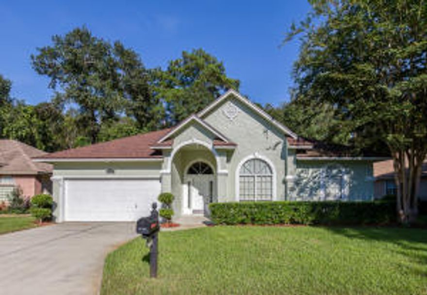 Windsor Parke - Beautiful 4 bedroom, 2 bath completely updated home in this highly desired neighborhood. Come see what this seller has done to make this your dream home! This home has a great open floor plan with a double-sided stone fireplace in the family/living rooms, and large kitchen with a walk-in pantry and a breakfast bar overlooking the family room. All of the bedrooms are very spacious, and the master has a California closet system. Upgrades include completely remodeled baths, granite throughout the home, and new stainless steel appliances. The home sits on a private, peaceful nature preserve, with a large oversized wood patio in the back, and sliding patio doors coming off of the family room. The master bath has a Jacuzzi tub that can overlook the patio and nature preserve for