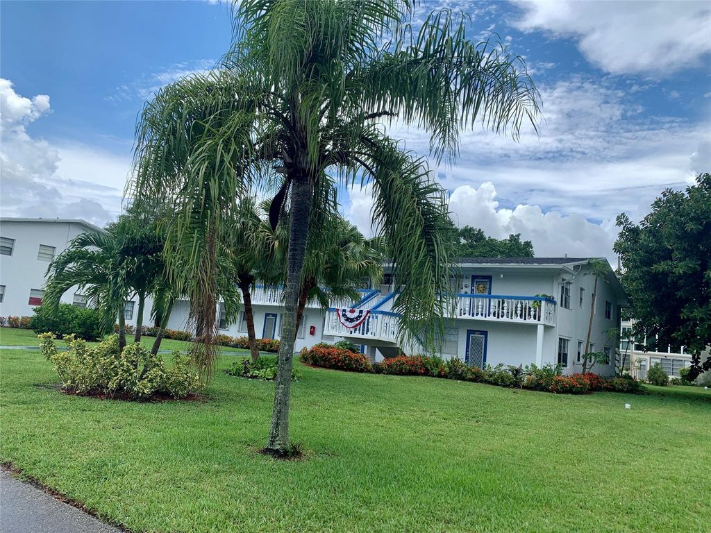 Photo of 244 Newport O #244, Deerfield Beach, FL 33442 (MLS # F10515400)