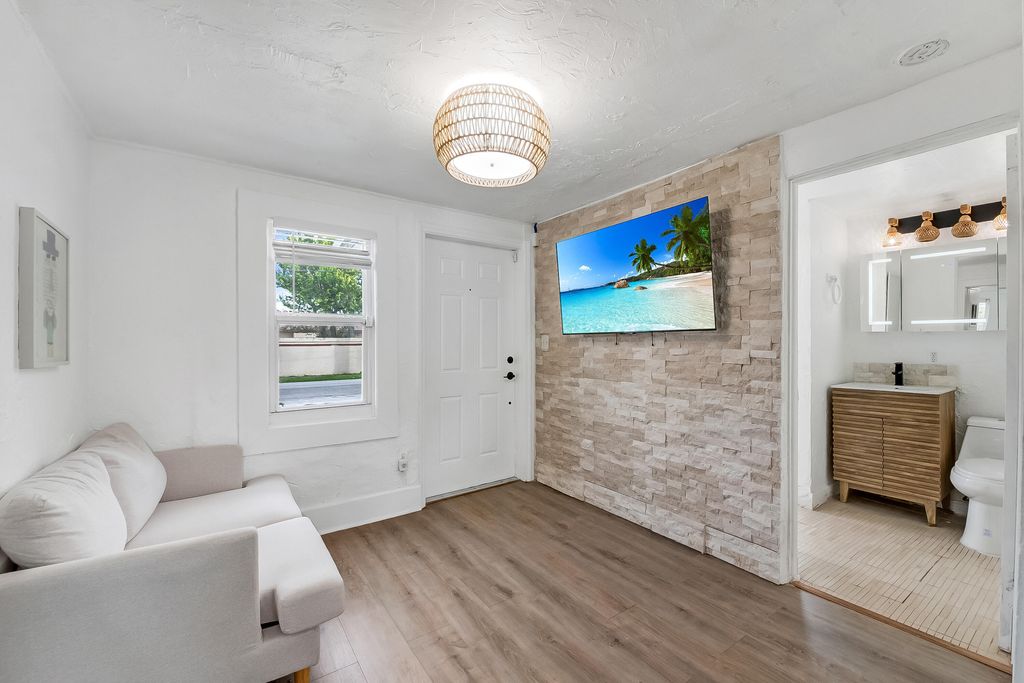 Photo of 308 SW 1st Street, Delray Beach, FL 33444 (MLS # B26019804)