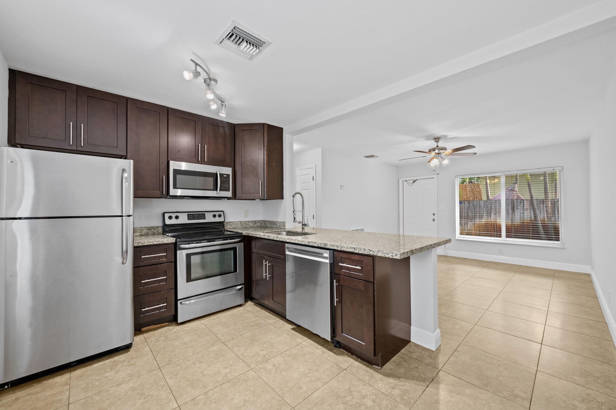 LAUDERDALE 2-9 CROISSANT PARK - Residential Lease