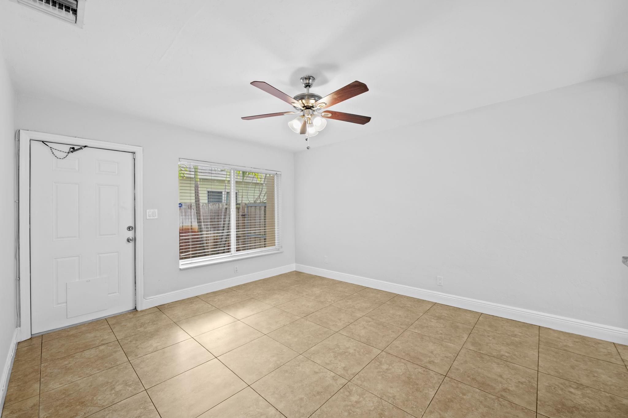 LAUDERDALE 2-9 CROISSANT PARK - Residential Lease