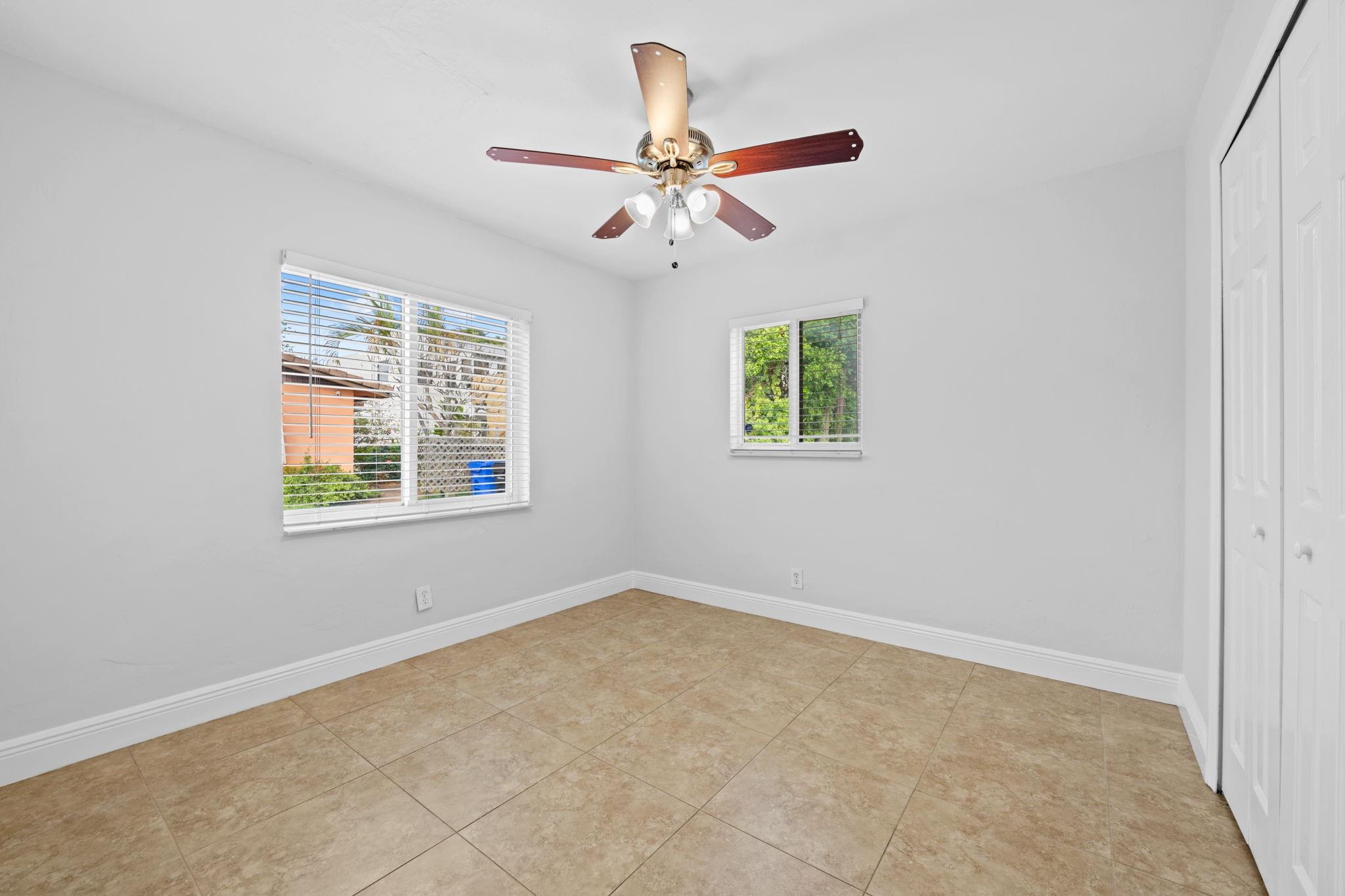 LAUDERDALE 2-9 CROISSANT PARK - Residential Lease