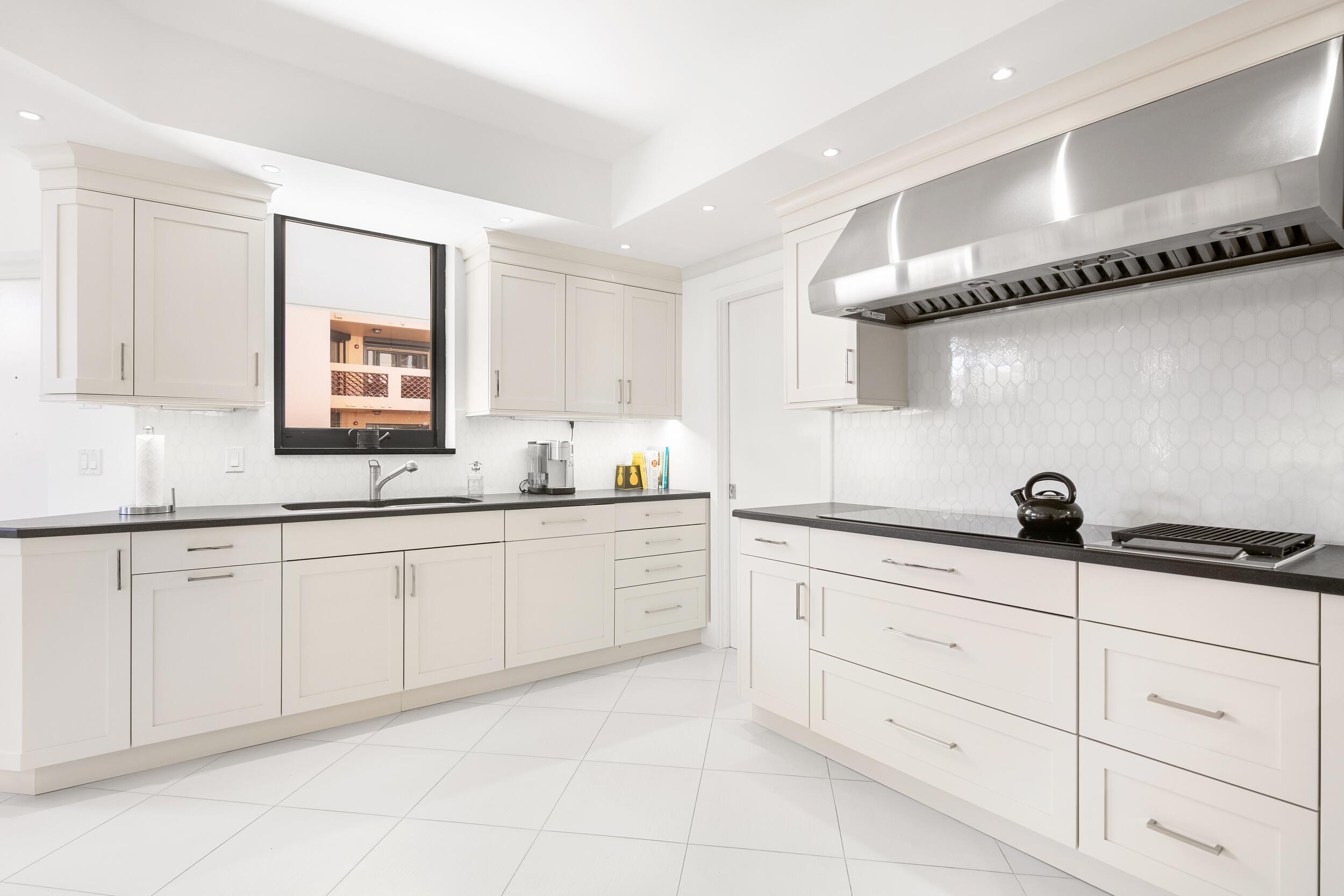 L'ERMITAGE PALM BEACH CONDO - Residential