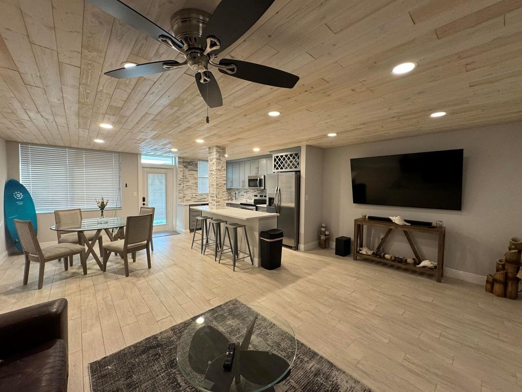 Photo of 108 Paradise Harbour Blvd #103, North Palm Beach, FL 33408 (MLS # R10947007)