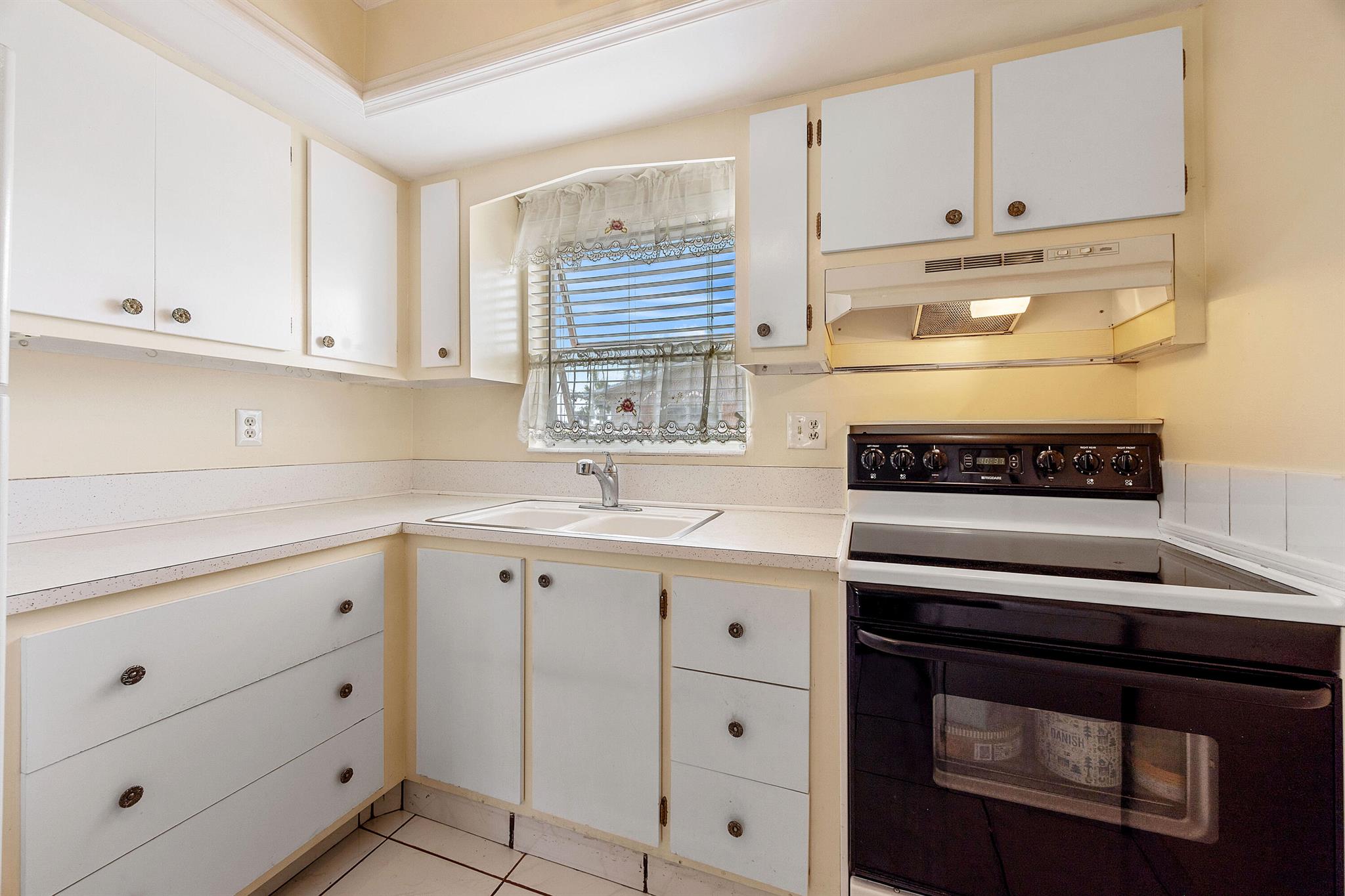 CRESTHAVEN - Residential