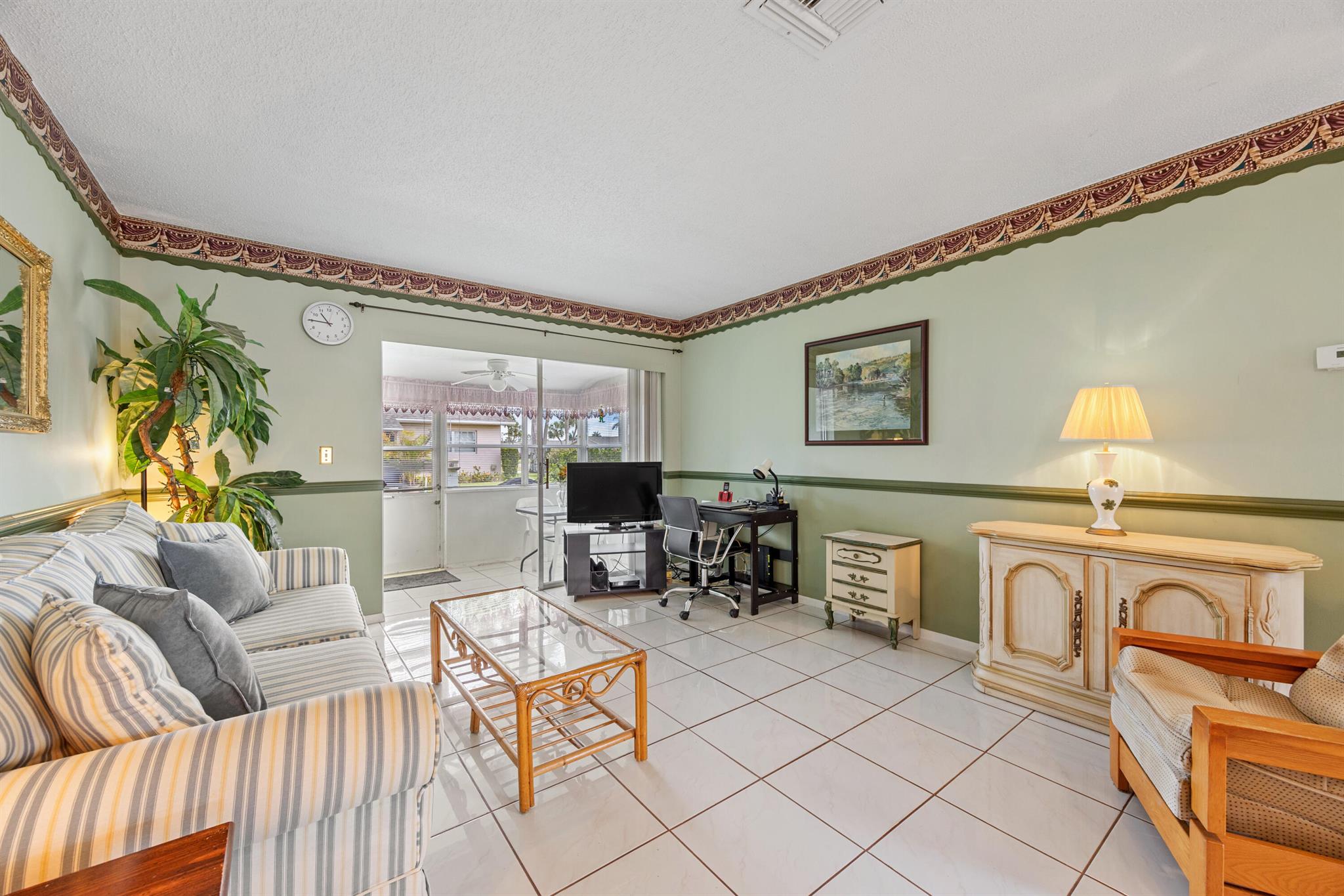 CRESTHAVEN - Residential