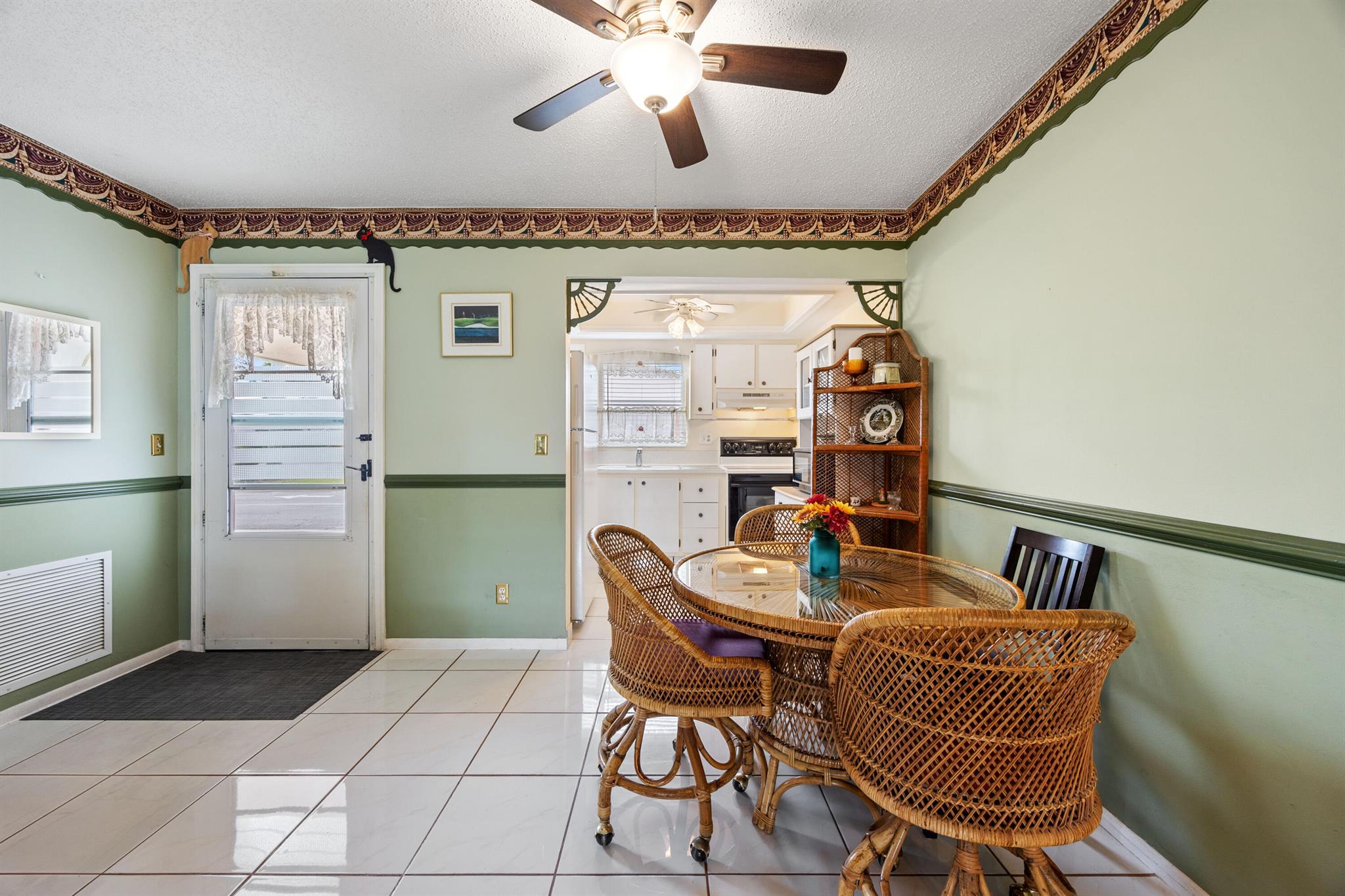 CRESTHAVEN - Residential