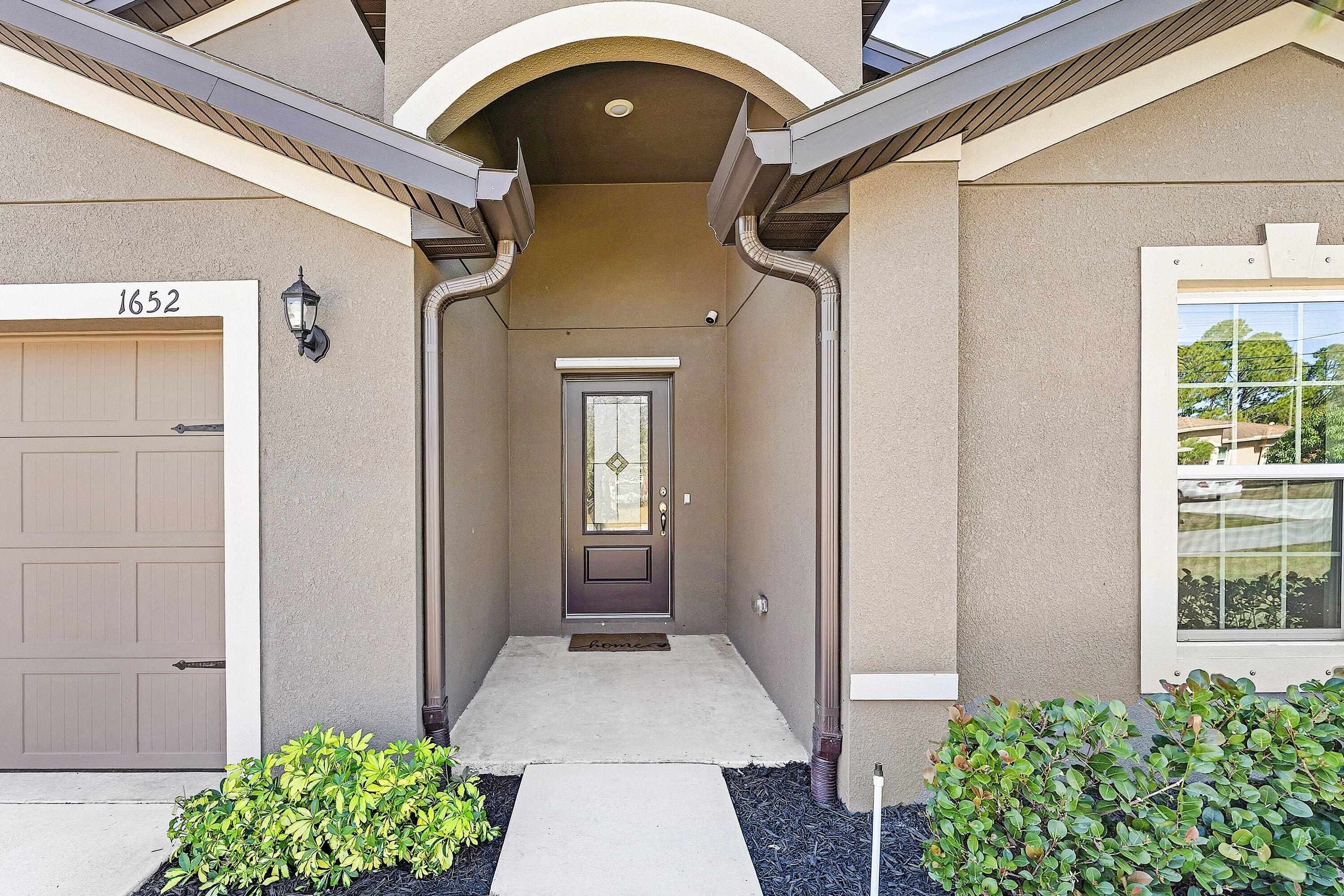 1652 SW Penrose Avenue