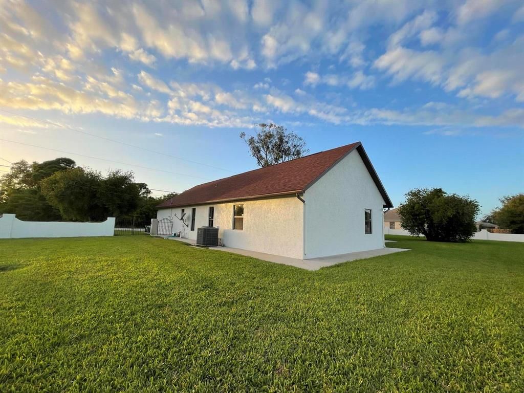 Photo of 2858 SE East Blackwell Drive, Port Saint Lucie, FL 34953 (MLS # R10769602)