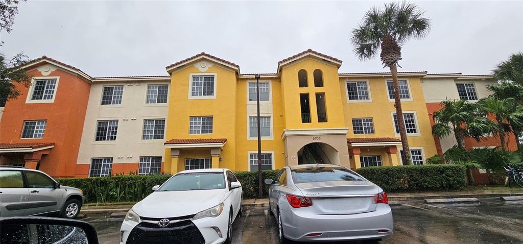 Photo of 6768 Heritage Grande #204, Boynton Beach, FL 33437 (MLS # F10540274)