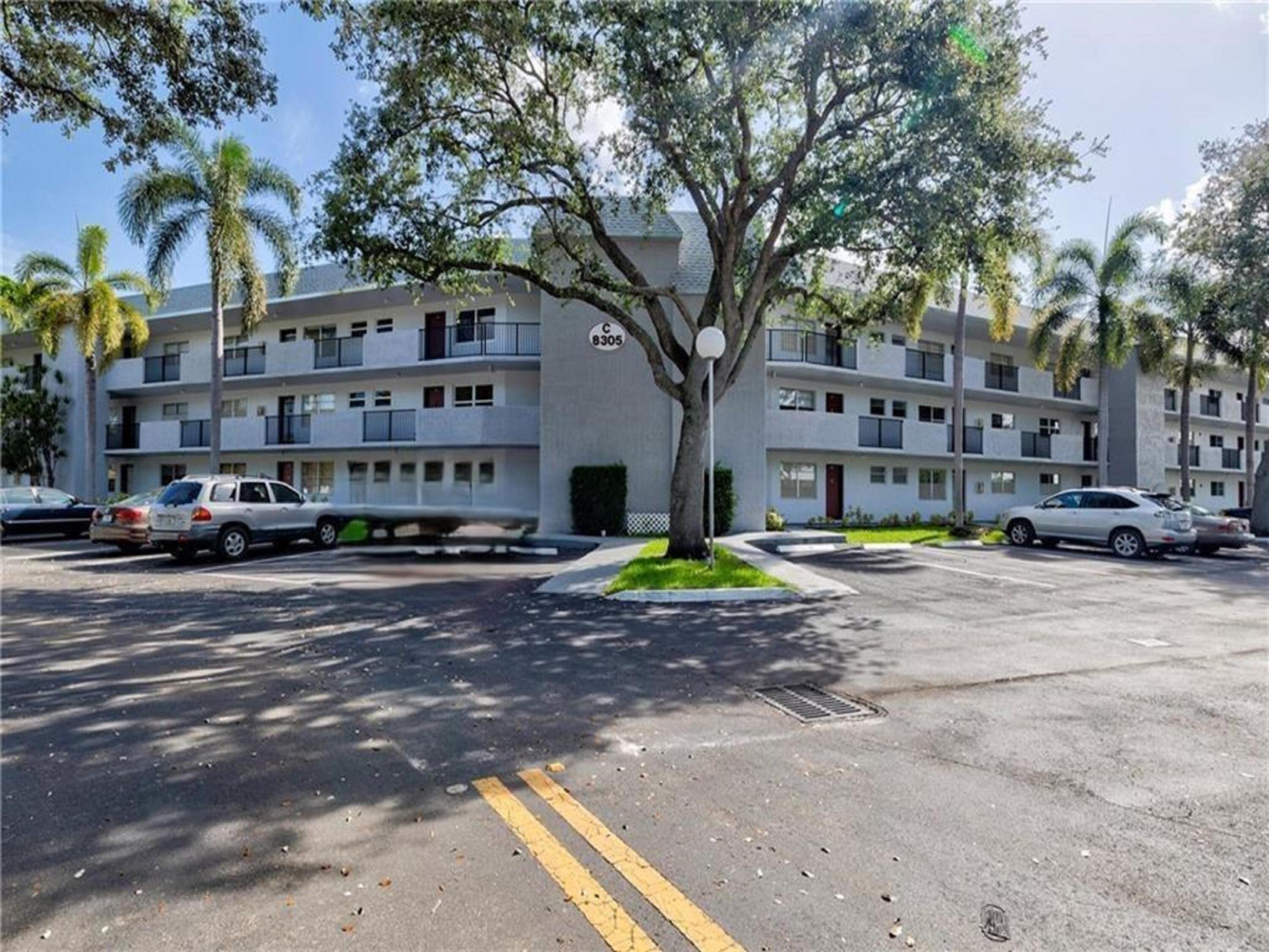 FAIRWAYS OF TAMARAC CONDOMINIUM - Residential