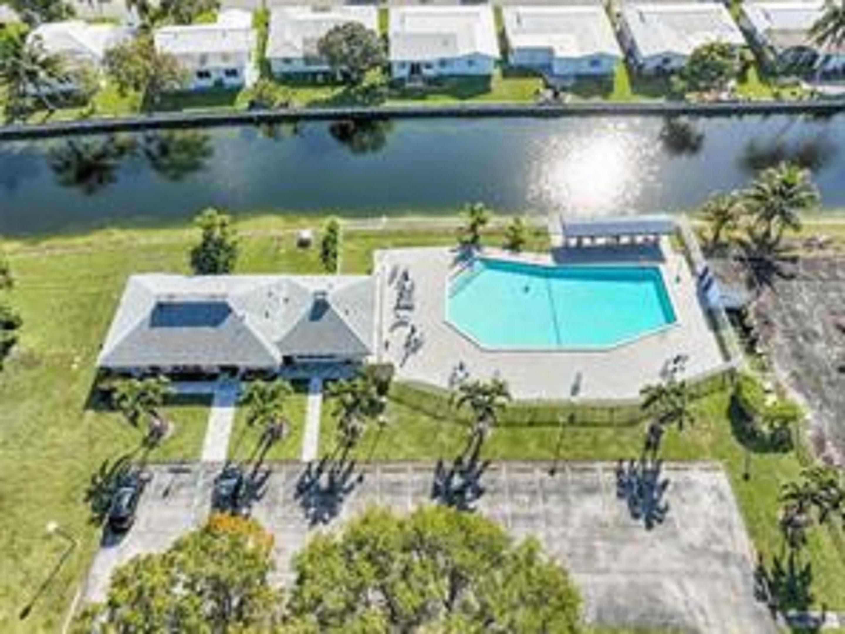 FAIRWAYS OF TAMARAC CONDOMINIUM - Residential