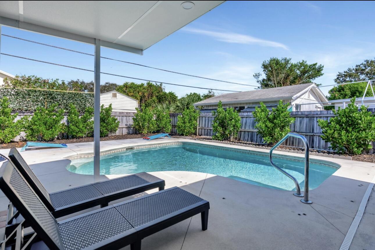 CORAL GARDENS # 2, LOT 26 BLK 8 - Residential Lease