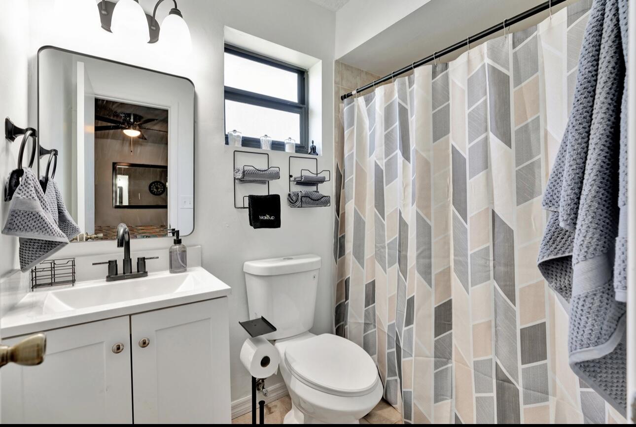 CORAL GARDENS # 2, LOT 26 BLK 8 - Residential Lease