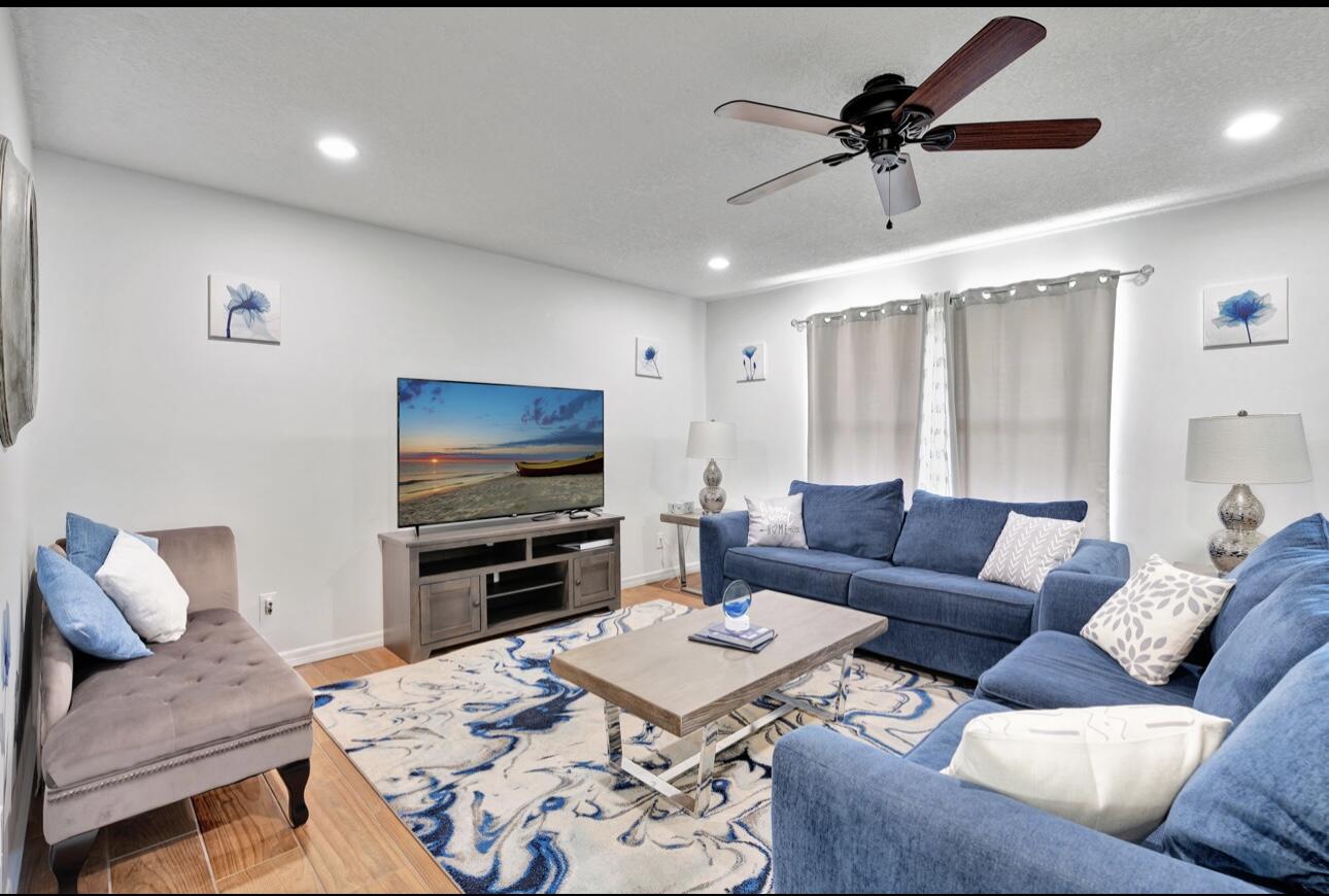 CORAL GARDENS # 2, LOT 26 BLK 8 - Residential Lease