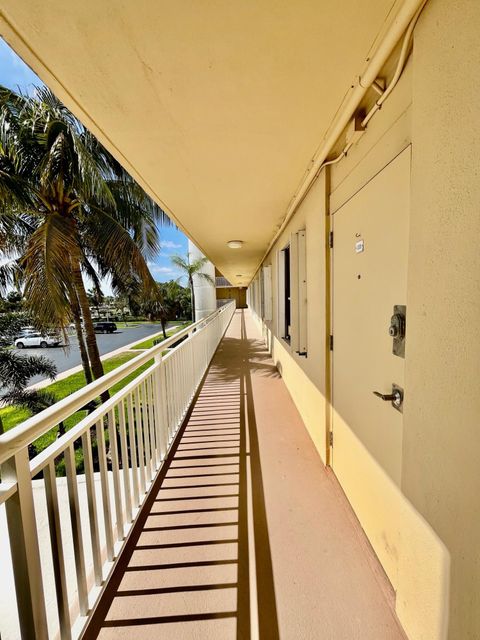 A home in Hutchinson Island