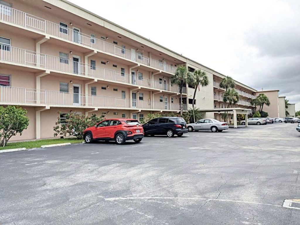 Photo of 230 NE 26th Avenue #1070, Boynton Beach, FL 33435 (MLS # B26002438)