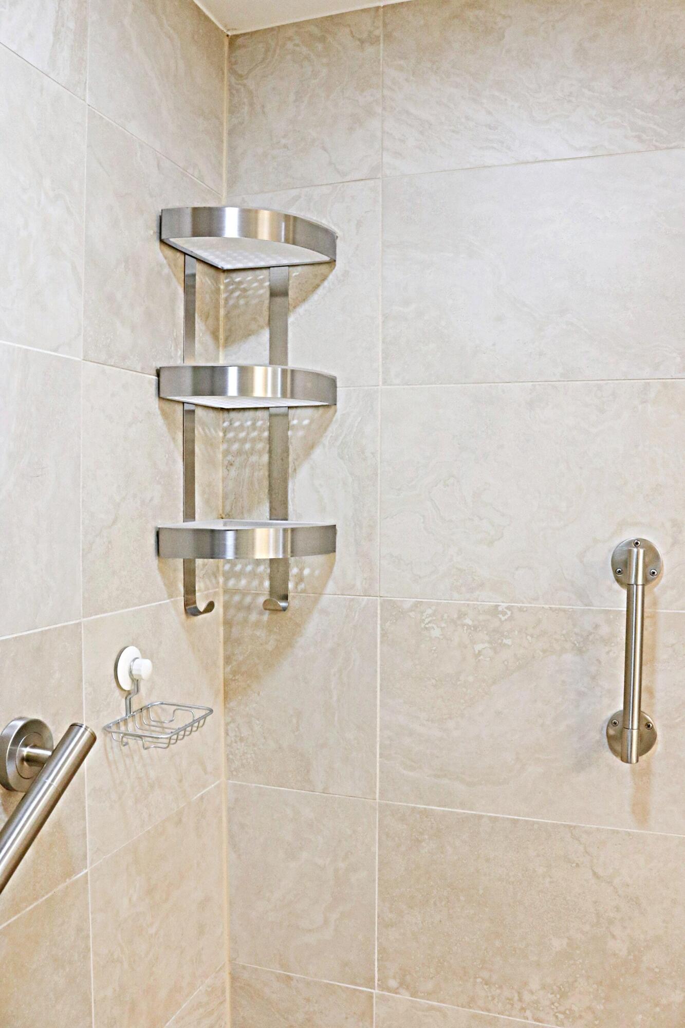 VILLAGE ROYALE ON THE GREEN CONDO - Residential Lease