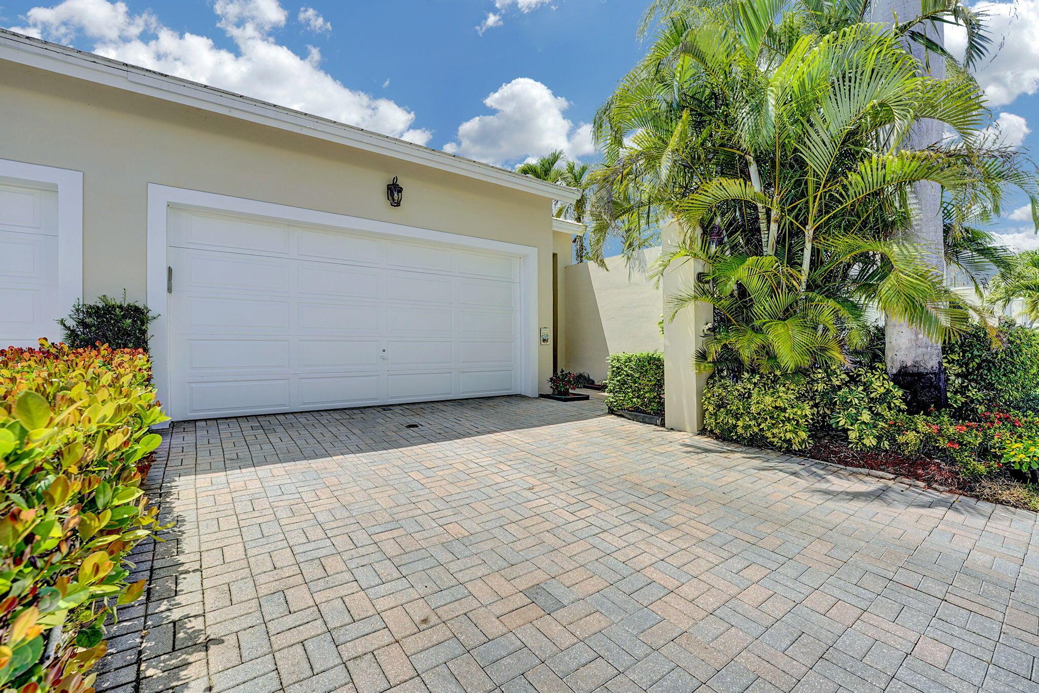 GREENS- BERMUDA VILLAGE - Residential