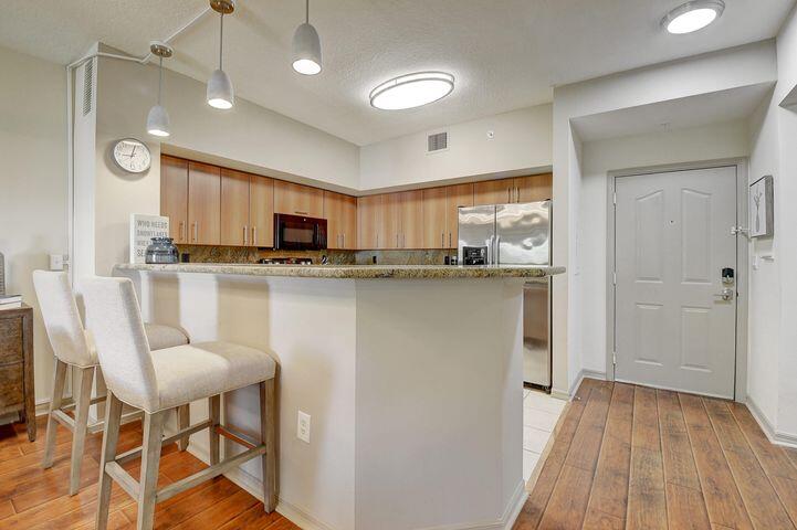 PINEAPPLE GROVE VILLAGE CONDO - Residential