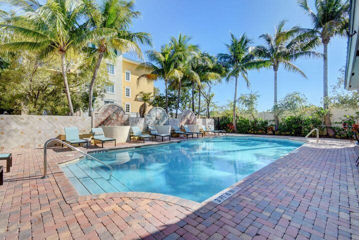 PINEAPPLE GROVE VILLAGE CONDO - Residential