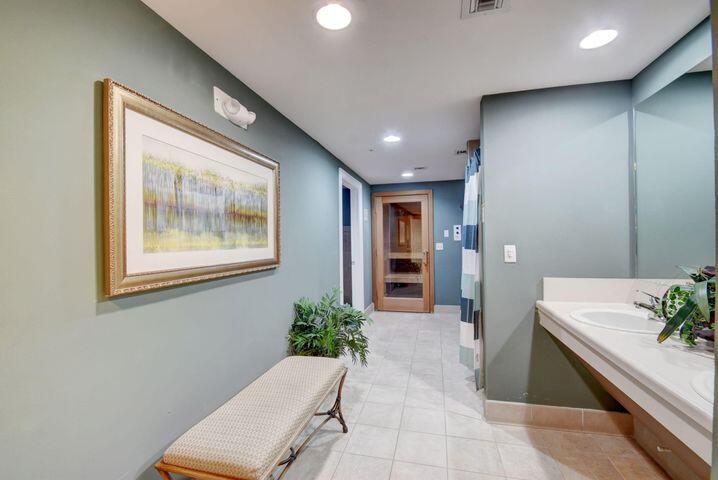 PINEAPPLE GROVE VILLAGE CONDO - Residential