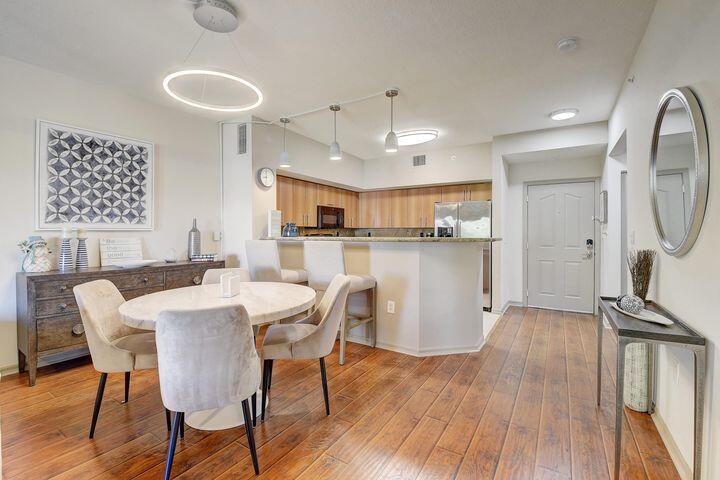 PINEAPPLE GROVE VILLAGE CONDO - Residential