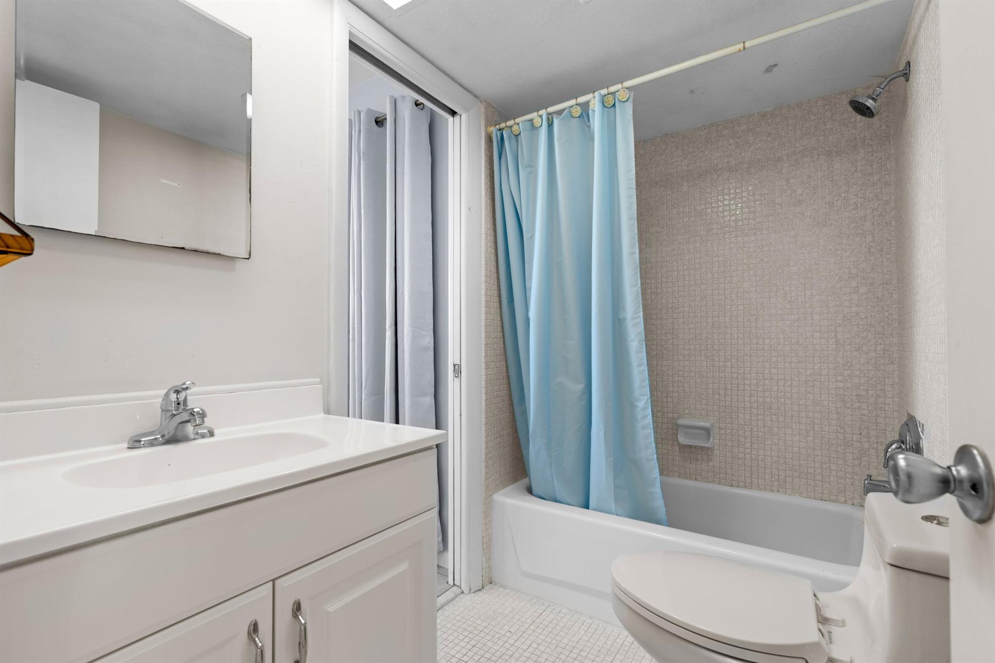 WINDSOR PARK SOUTH CONDOM - Residential