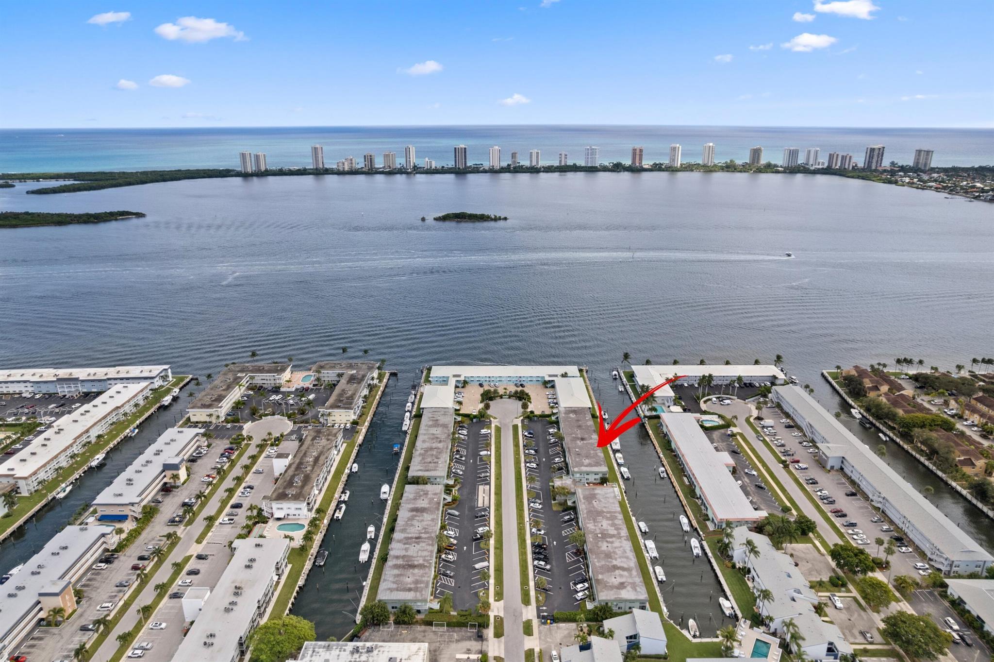 WINDSOR PARK SOUTH CONDOM - Residential