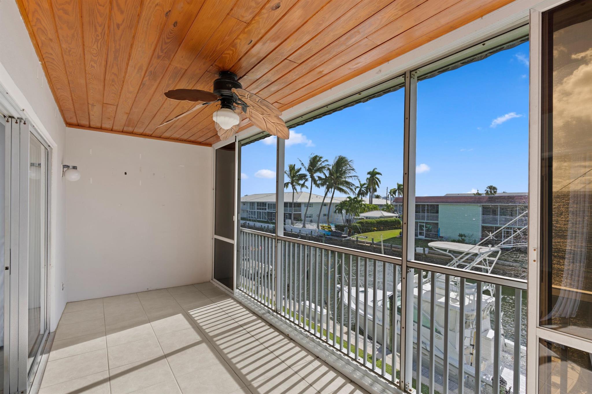 WINDSOR PARK SOUTH CONDOM - Residential