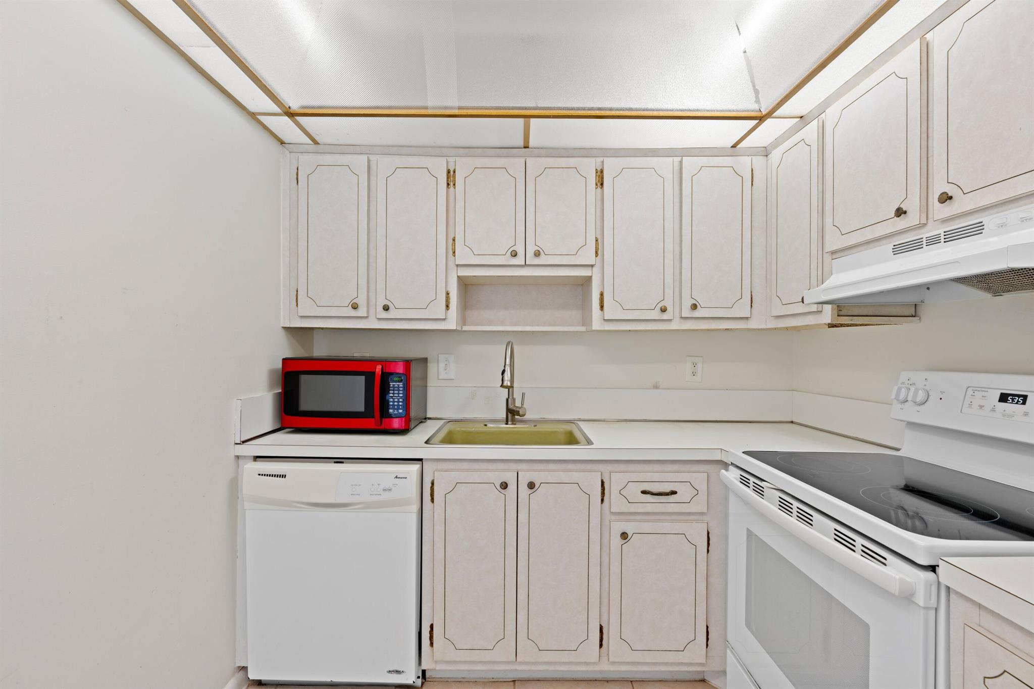 WINDSOR PARK SOUTH CONDOM - Residential