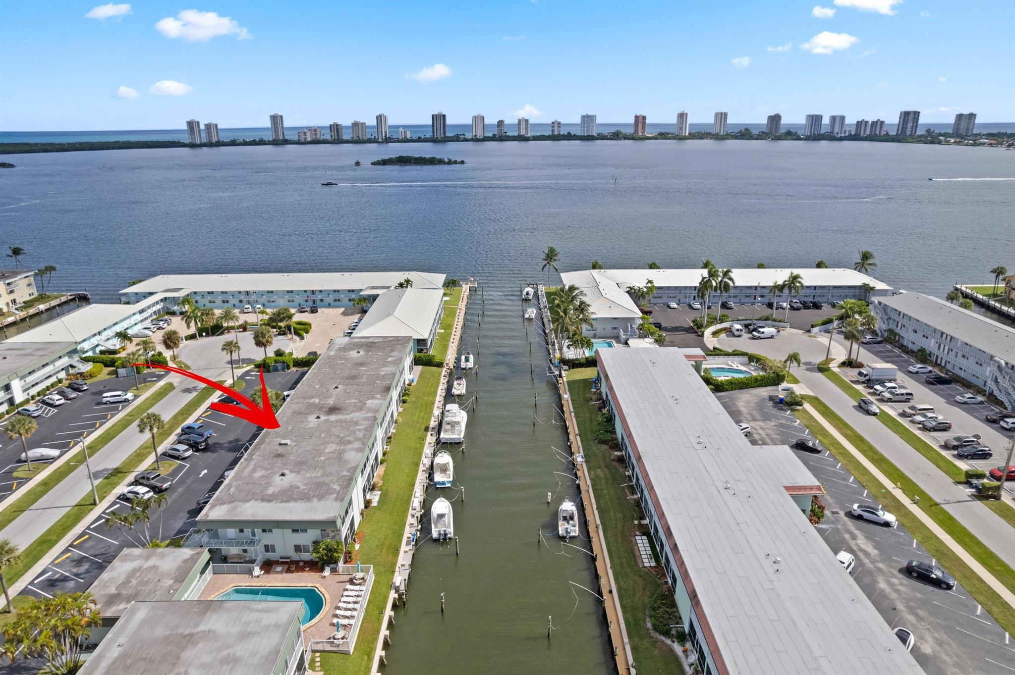 WINDSOR PARK SOUTH CONDOM - Residential