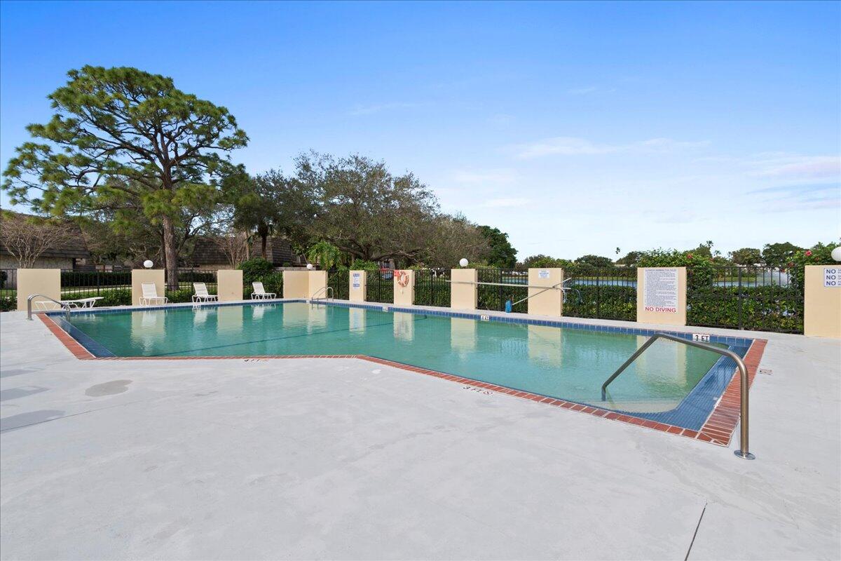 GLENWOOD TWNHS - Residential