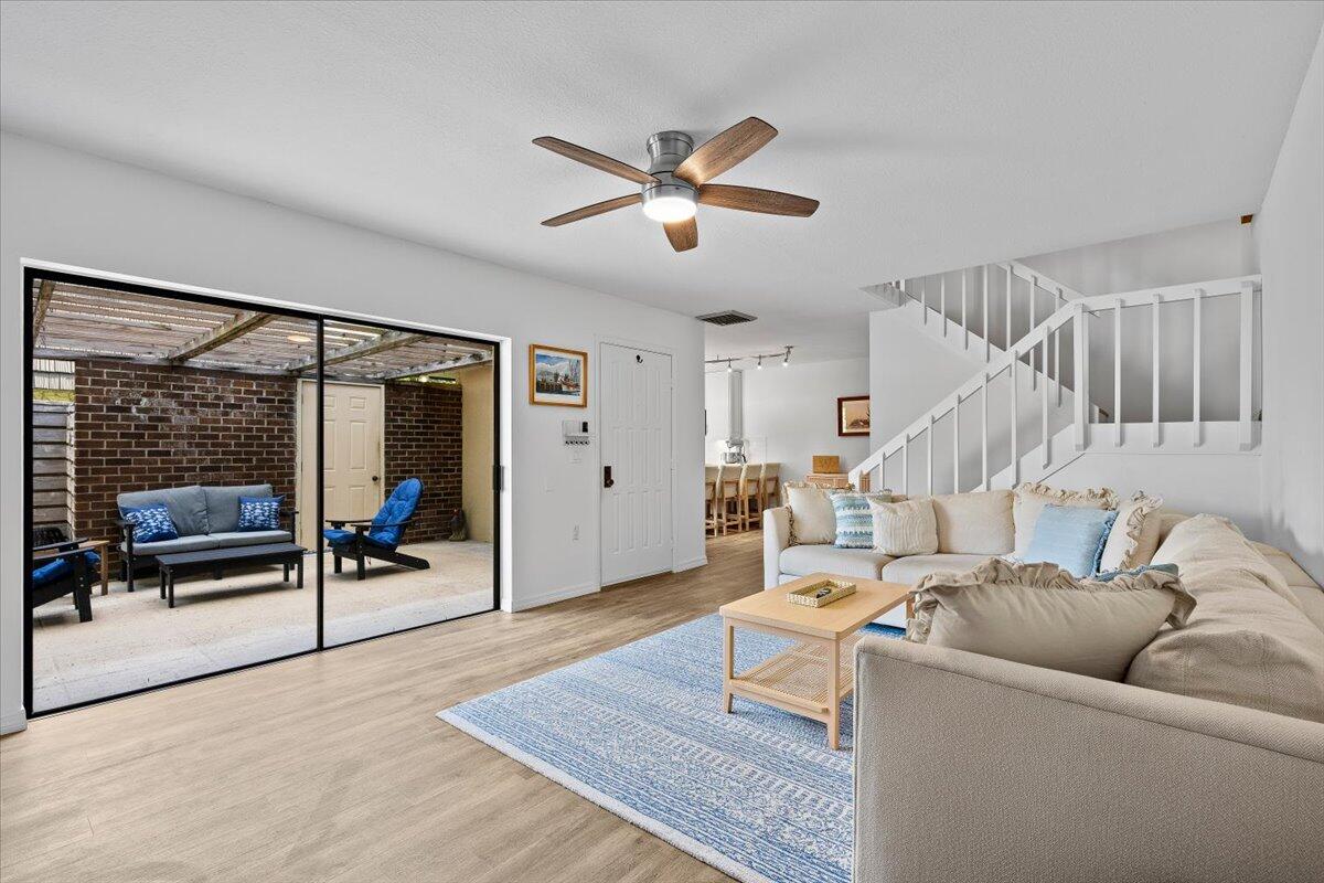 GLENWOOD TWNHS - Residential