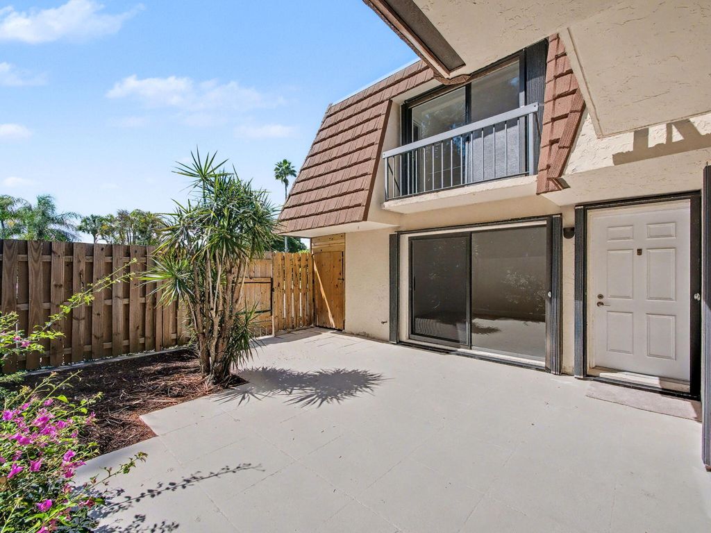 Photo of 825 Center Street #12a, Jupiter, FL 33458 (MLS # B26008350)