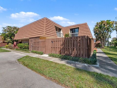 Photo of 825 Center Street #12a, Jupiter, FL 33458 (MLS # B26008350)