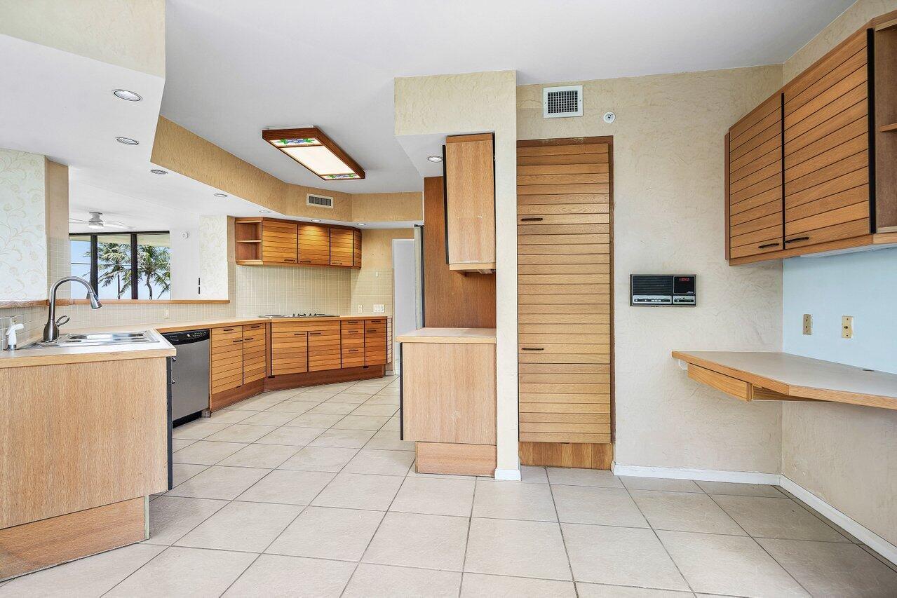 OCEAN CLUB CONDO - Residential