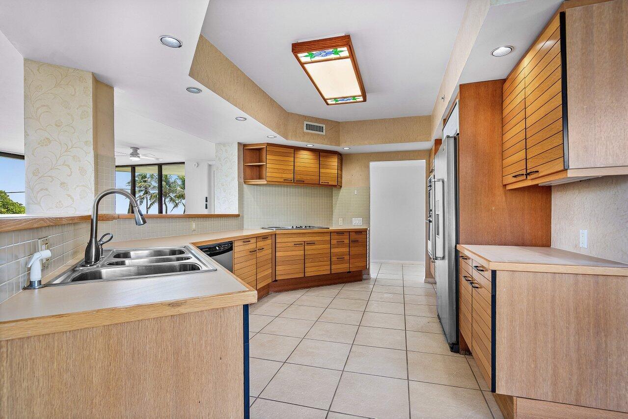 OCEAN CLUB CONDO - Residential