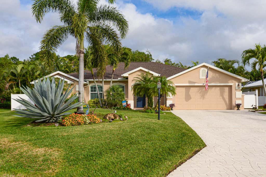 Photo of 6799 Dickinson Terrace, Port Saint Lucie, FL 34952 (MLS # R10950091)