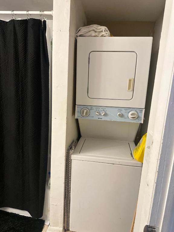 WINDING LAKE TWO AT WELLEBY - Residential Lease