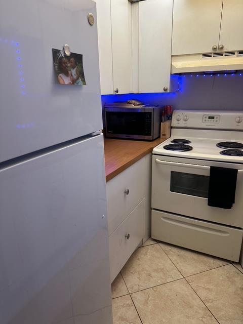 WINDING LAKE TWO AT WELLEBY - Residential Lease