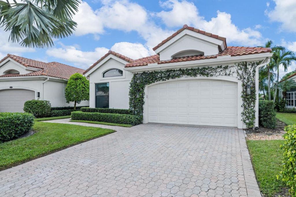 Photo of 12618 Mallet Circle, Wellington, FL 33414 (MLS # R11010001)