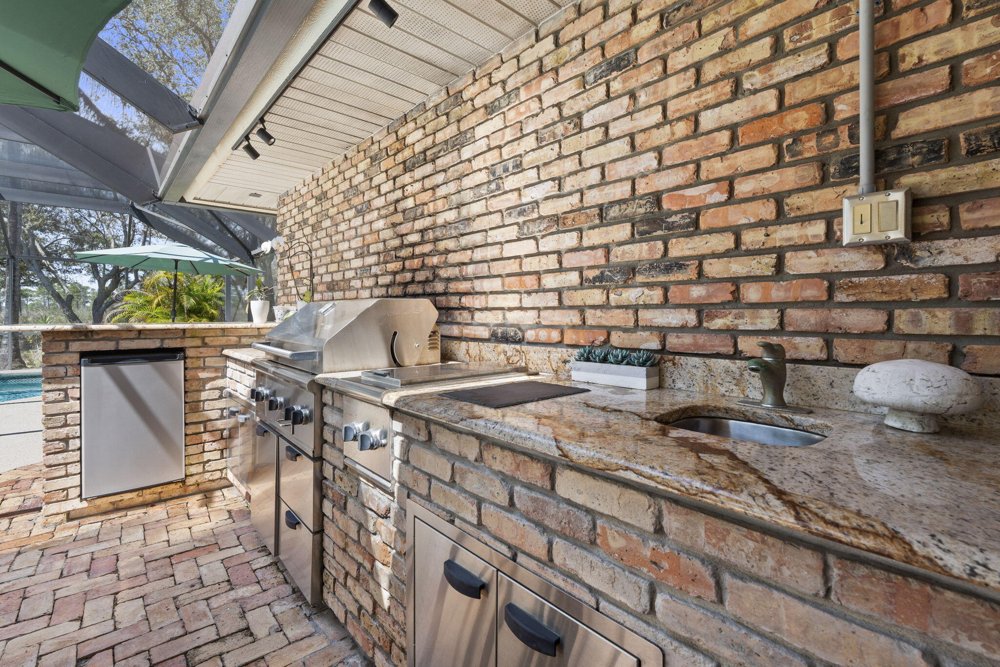 SUGARHILL - Residential