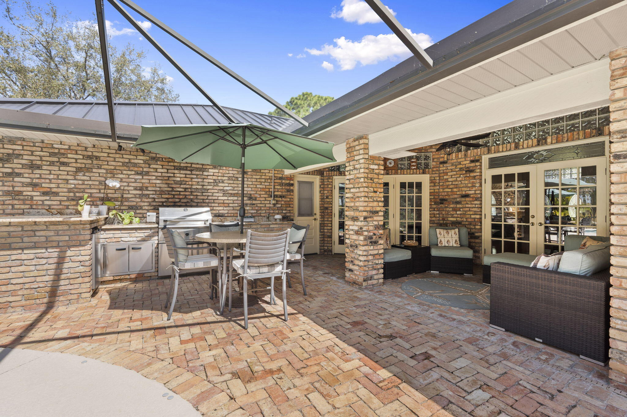 SUGARHILL - Residential