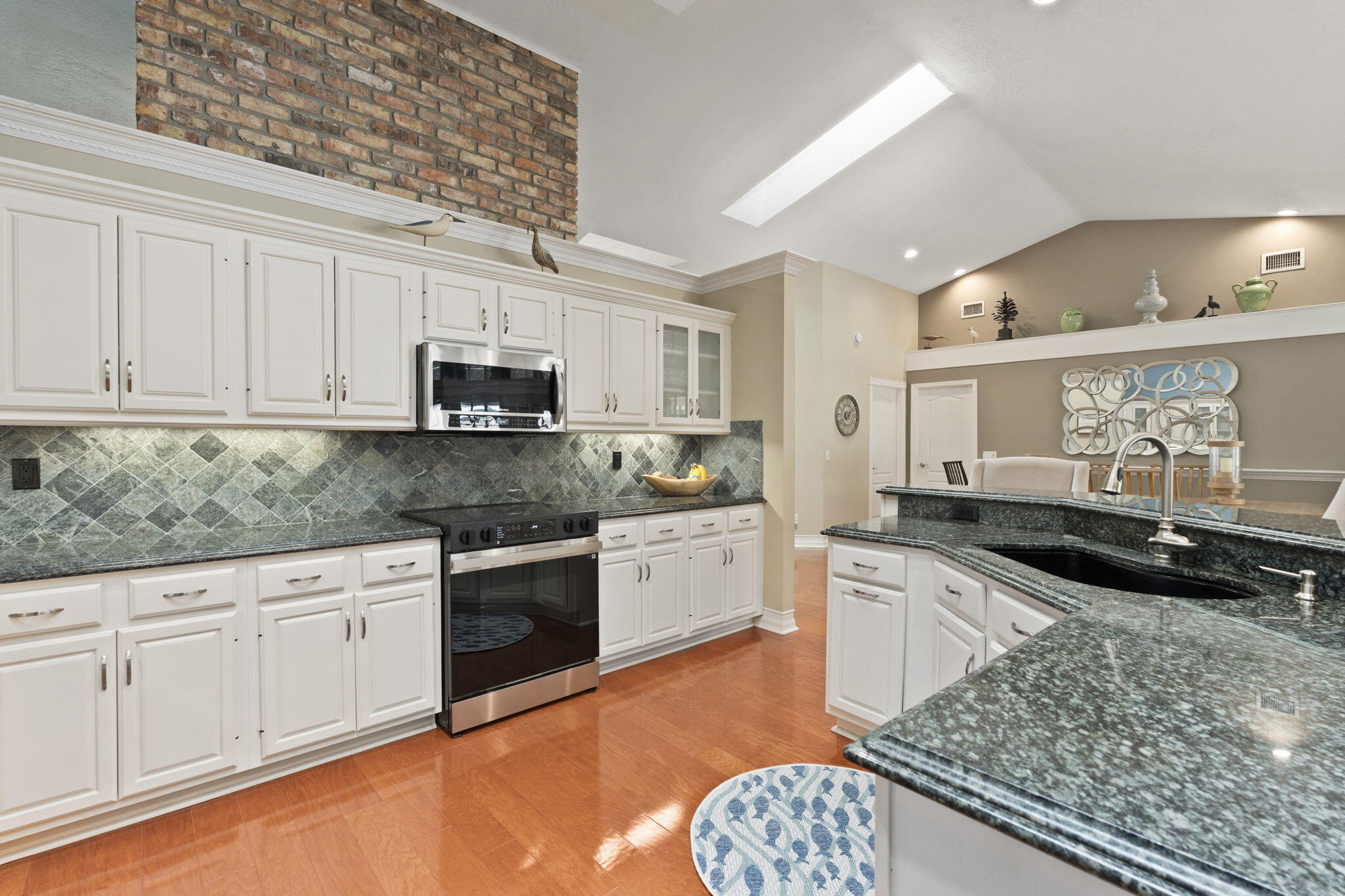 SUGARHILL - Residential