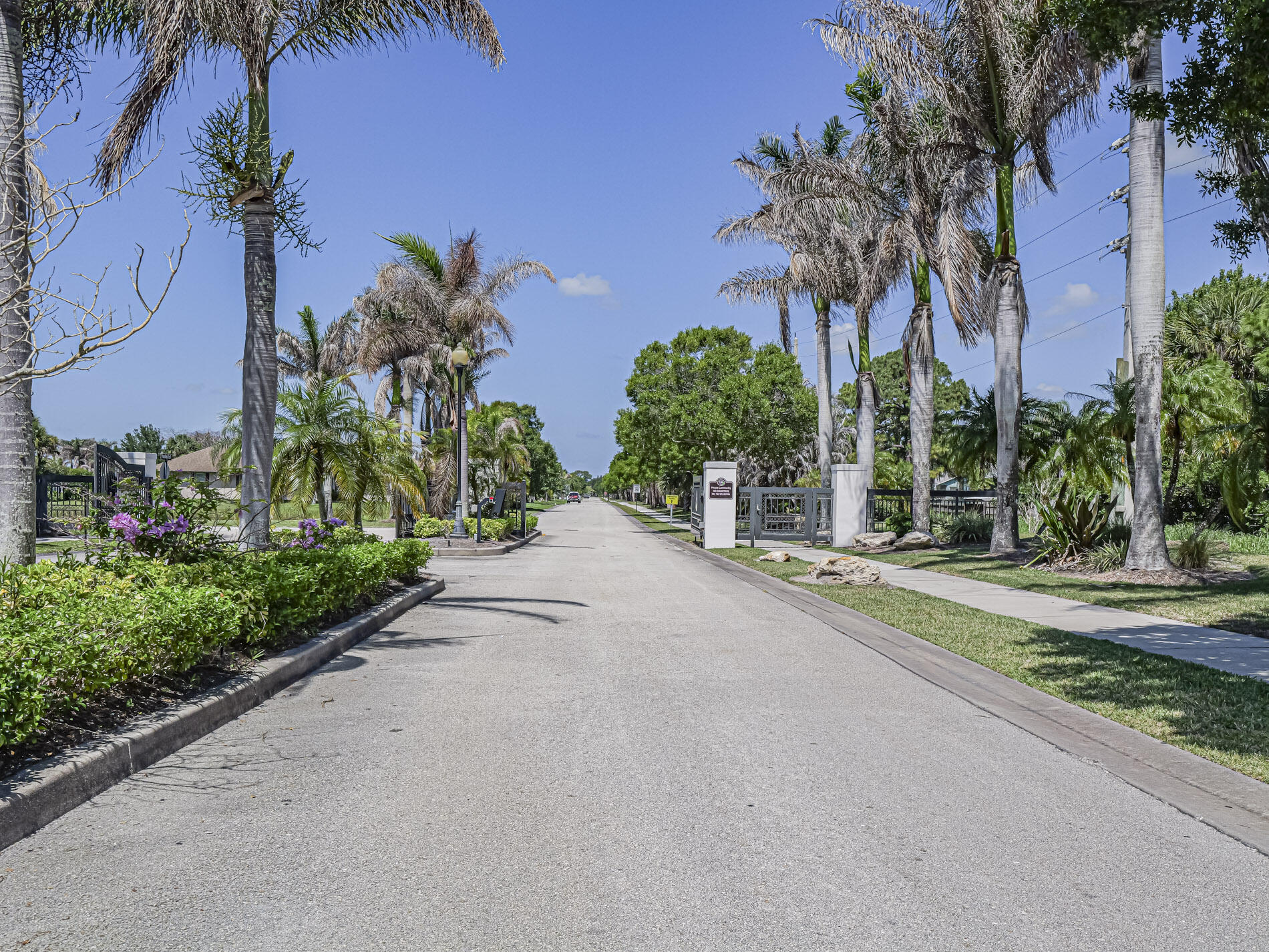 CROSS CREEK LAKE ESTATES PLAT TWO - Residential