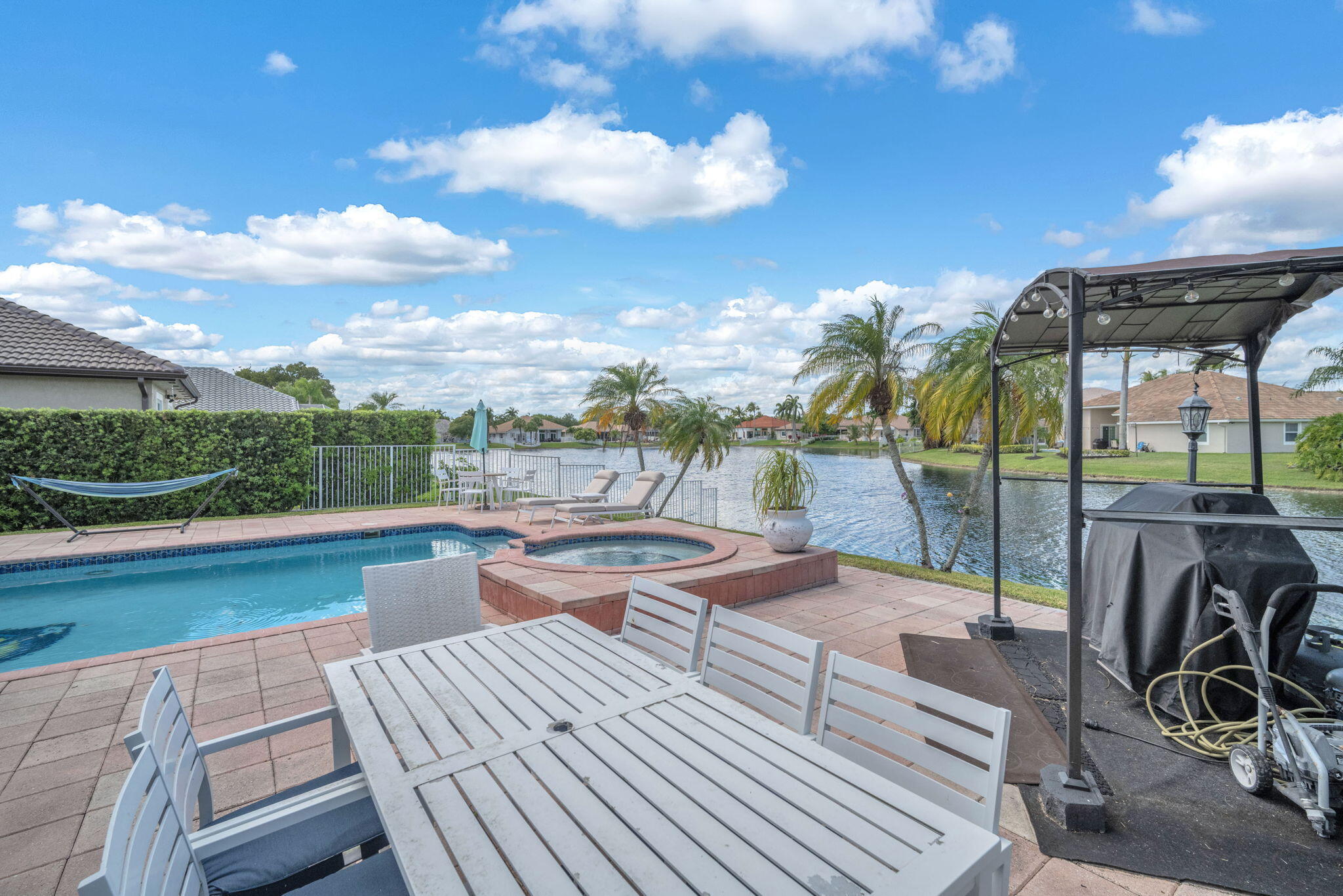 STONERIDGE LAKE ESTATES PLAT - Residential