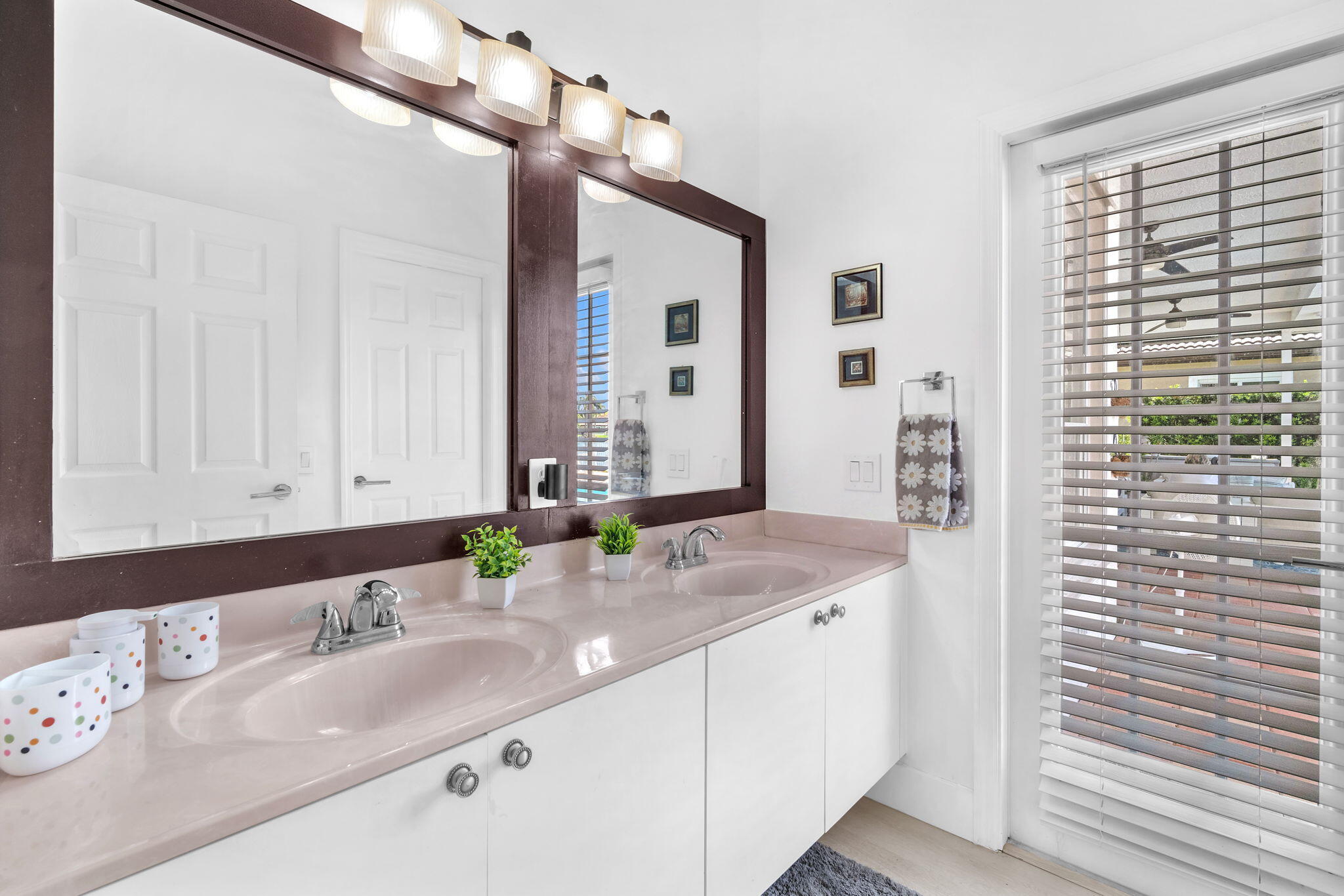 STONERIDGE LAKE ESTATES PLAT - Residential