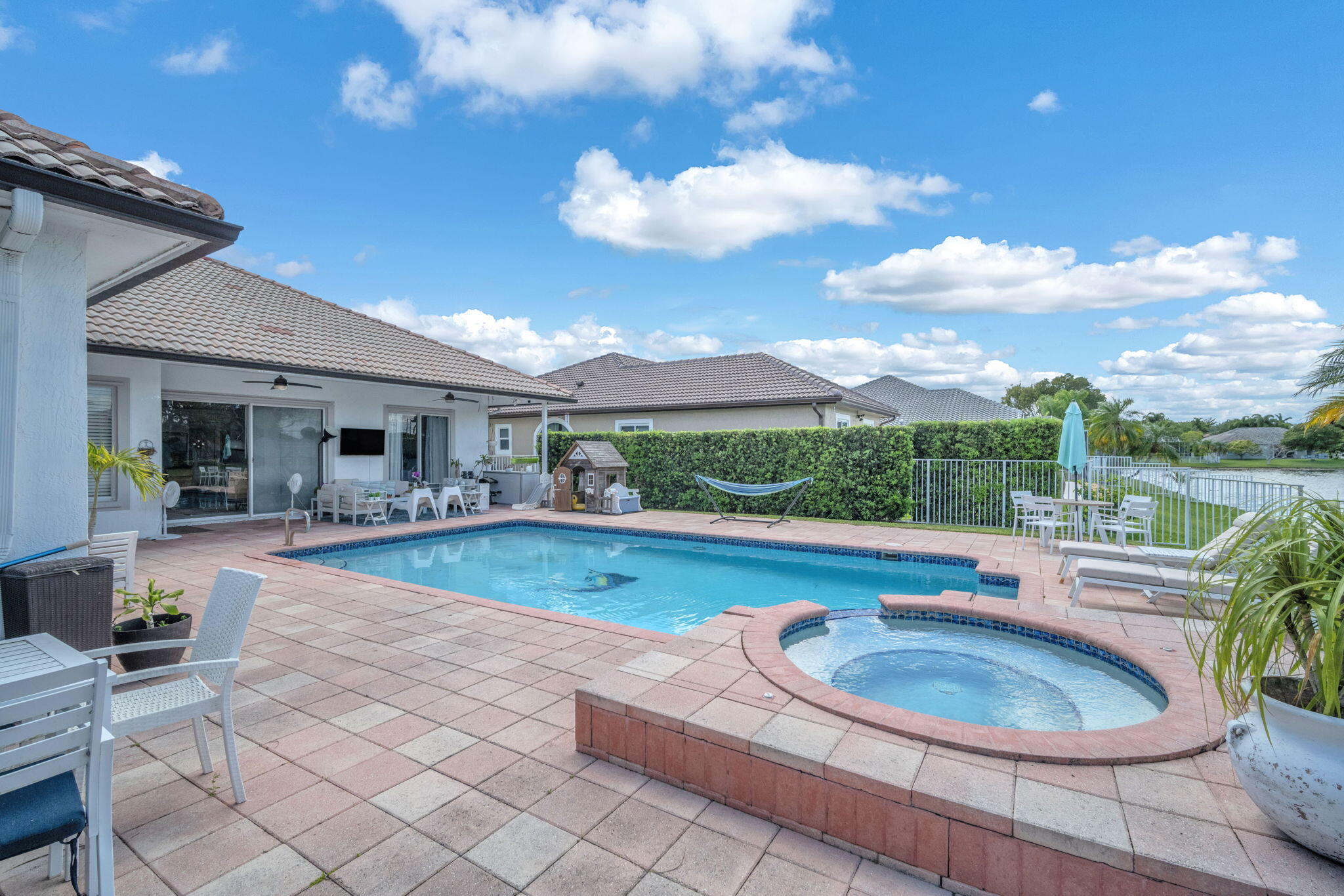 STONERIDGE LAKE ESTATES PLAT - Residential